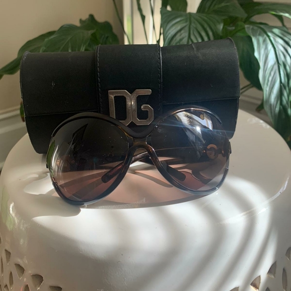 Sunglasses - Picture 2 of 2